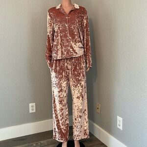 Victoria's Secret Crushed Velvet Pajama Set Size LARGE TOP / PANTS HEART LOGO #3